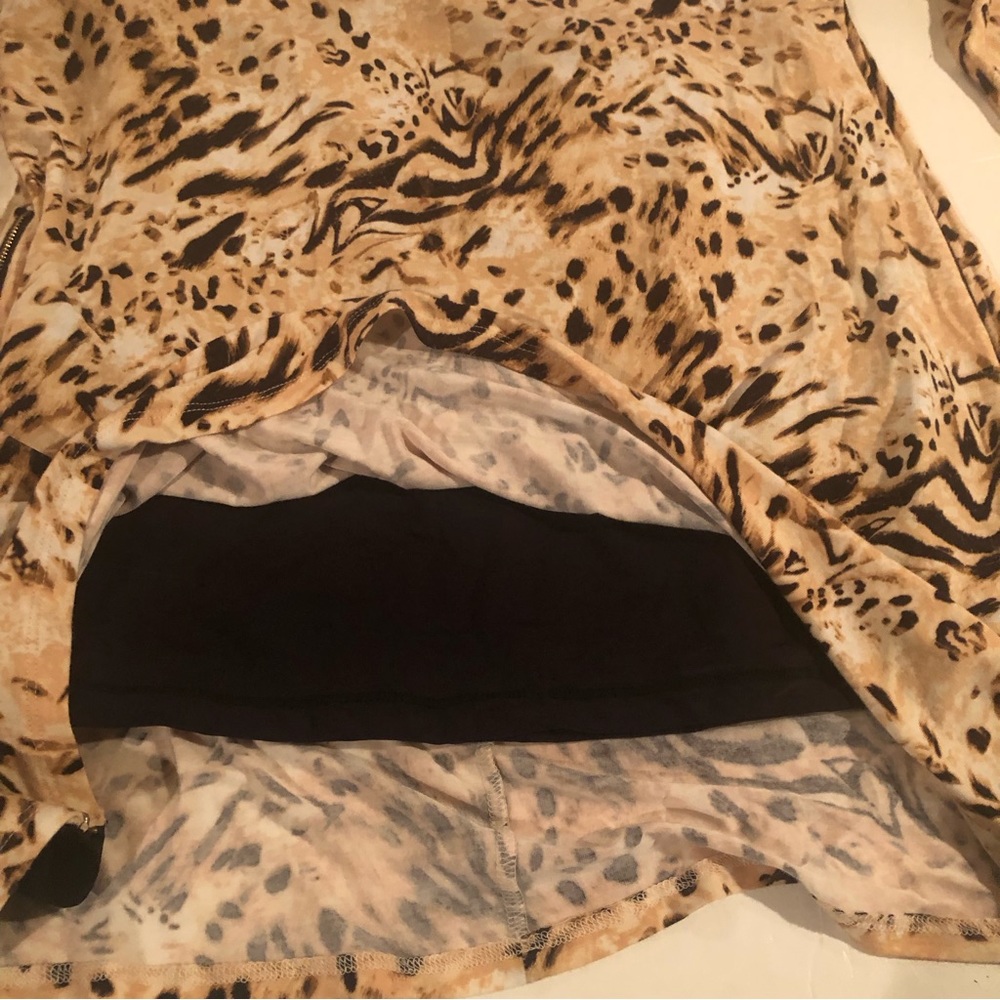 Lysse Sz XL Animal Print Tunic - Tan and Black - Picture 4 of 10